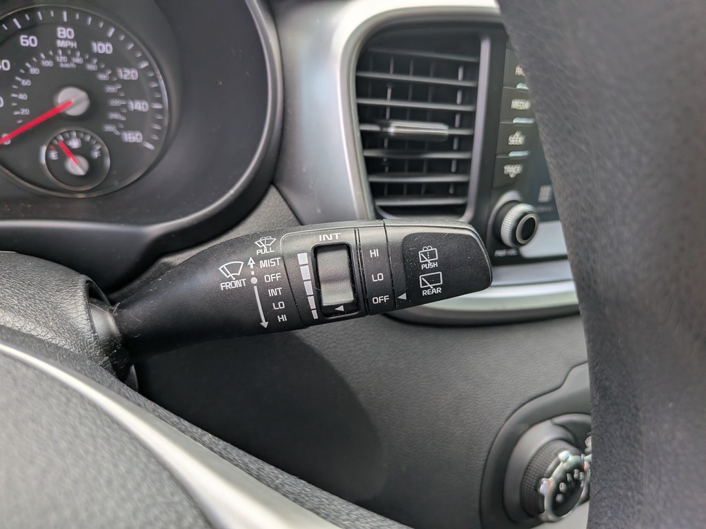 Kia Sorento Vehicle Full-screen Gallery Image 27