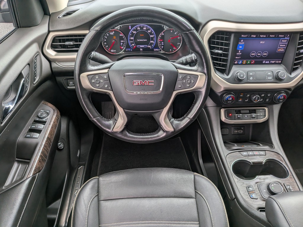 GMC Acadia Vehicle Full-screen Gallery Image 14