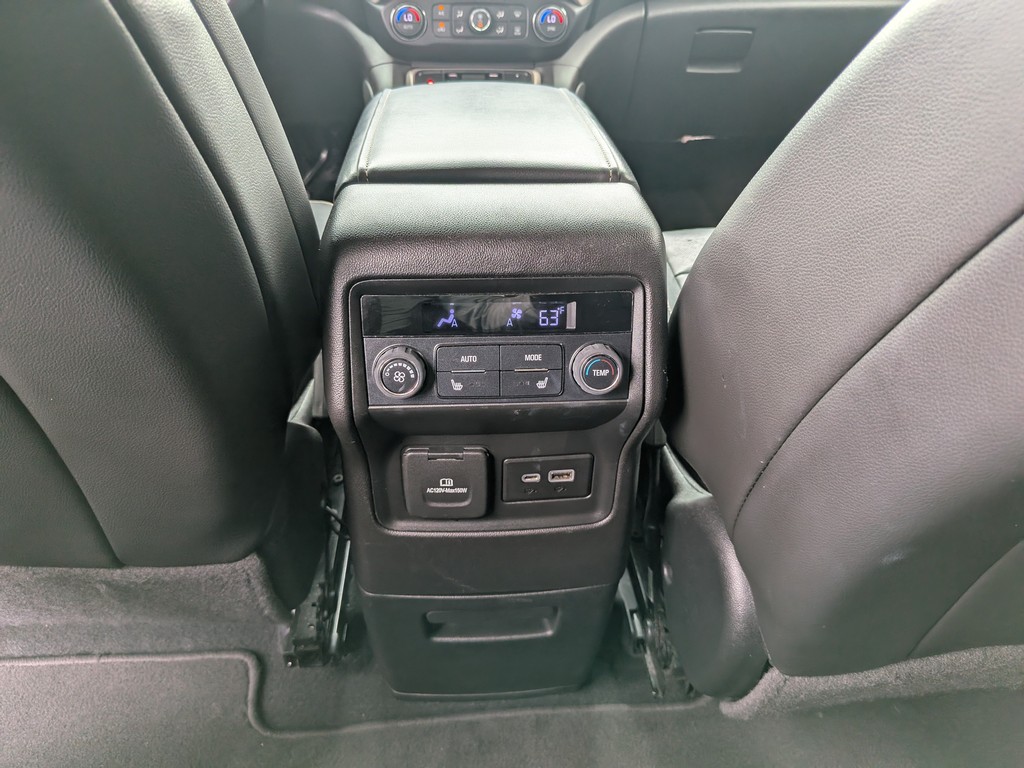 GMC Acadia Vehicle Full-screen Gallery Image 17