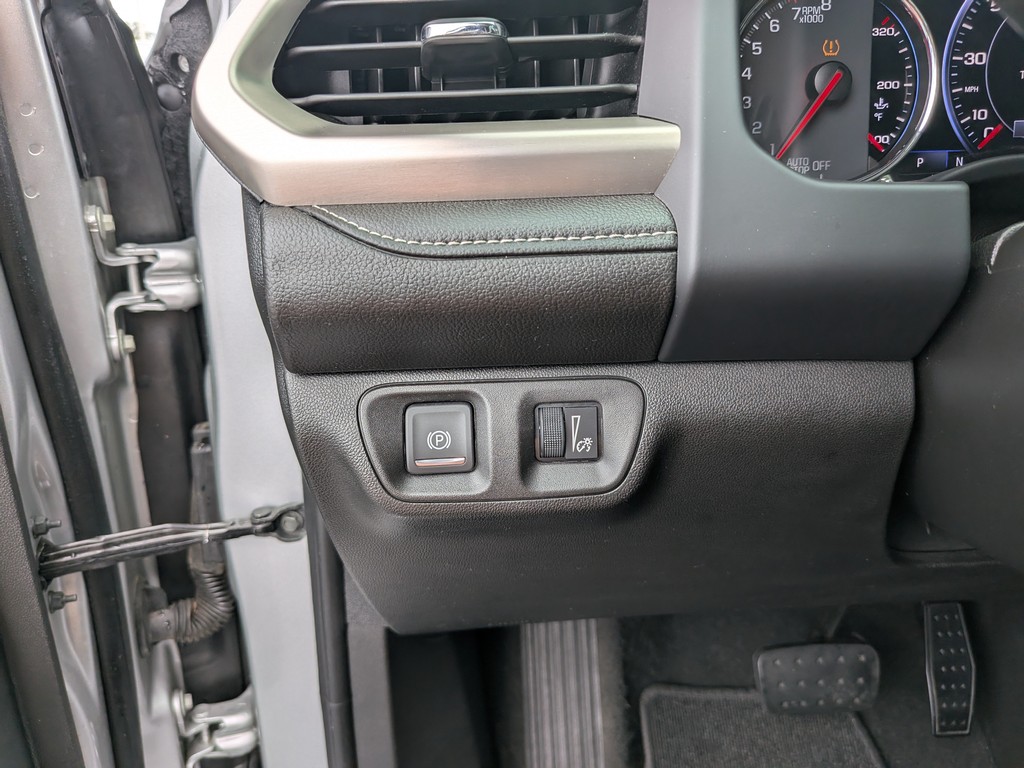 GMC Acadia Vehicle Full-screen Gallery Image 31