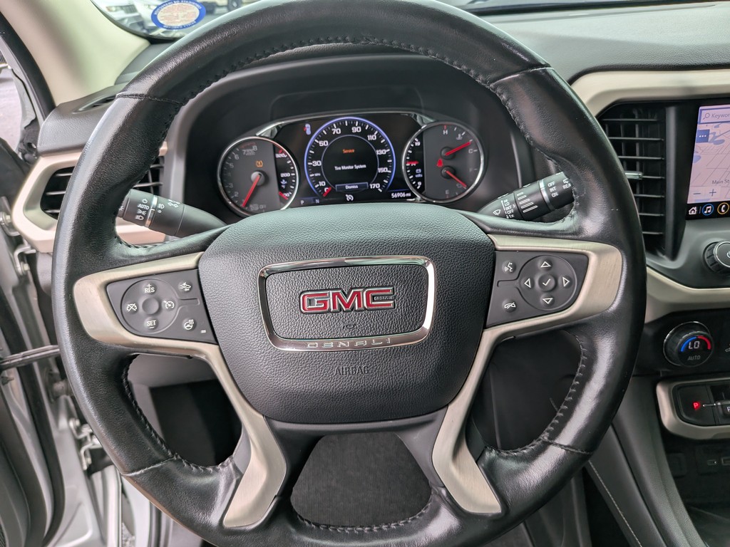 GMC Acadia Vehicle Full-screen Gallery Image 32
