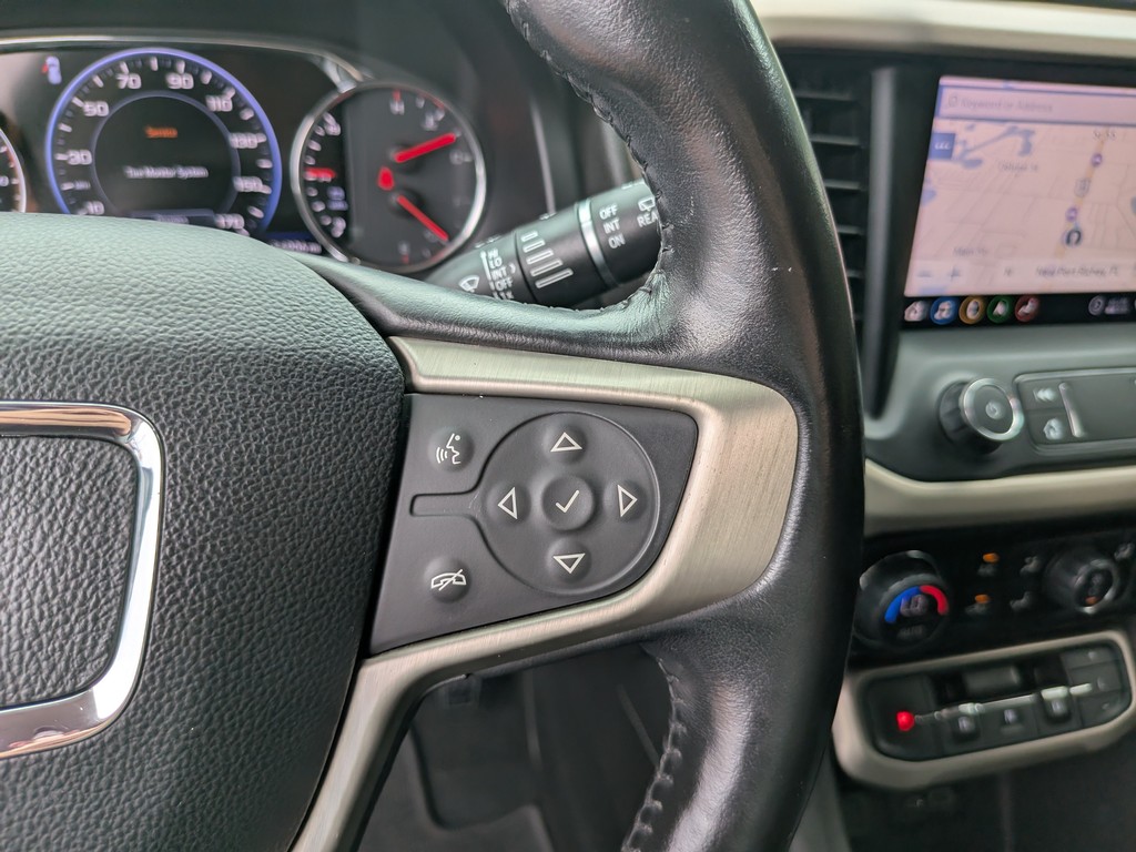 GMC Acadia Vehicle Full-screen Gallery Image 34