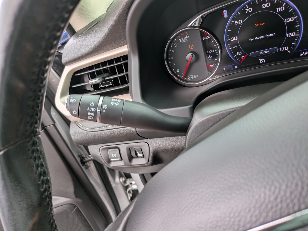 GMC Acadia Vehicle Full-screen Gallery Image 35
