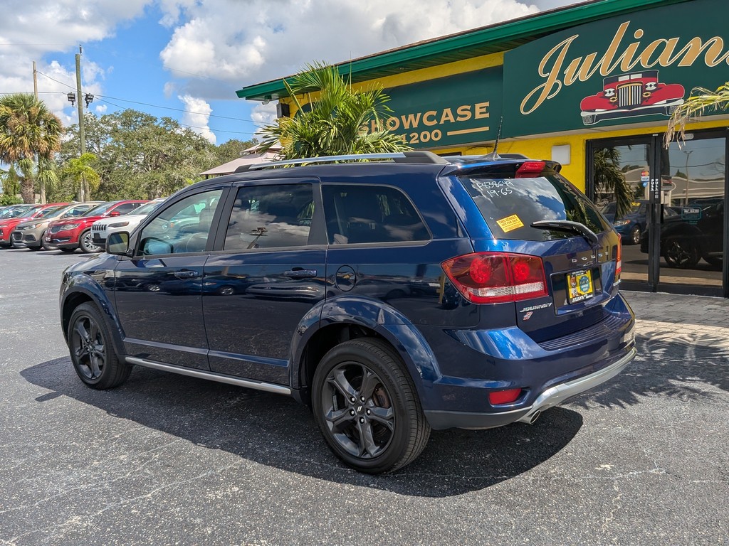 Dodge Journey Vehicle Full-screen Gallery Image 03