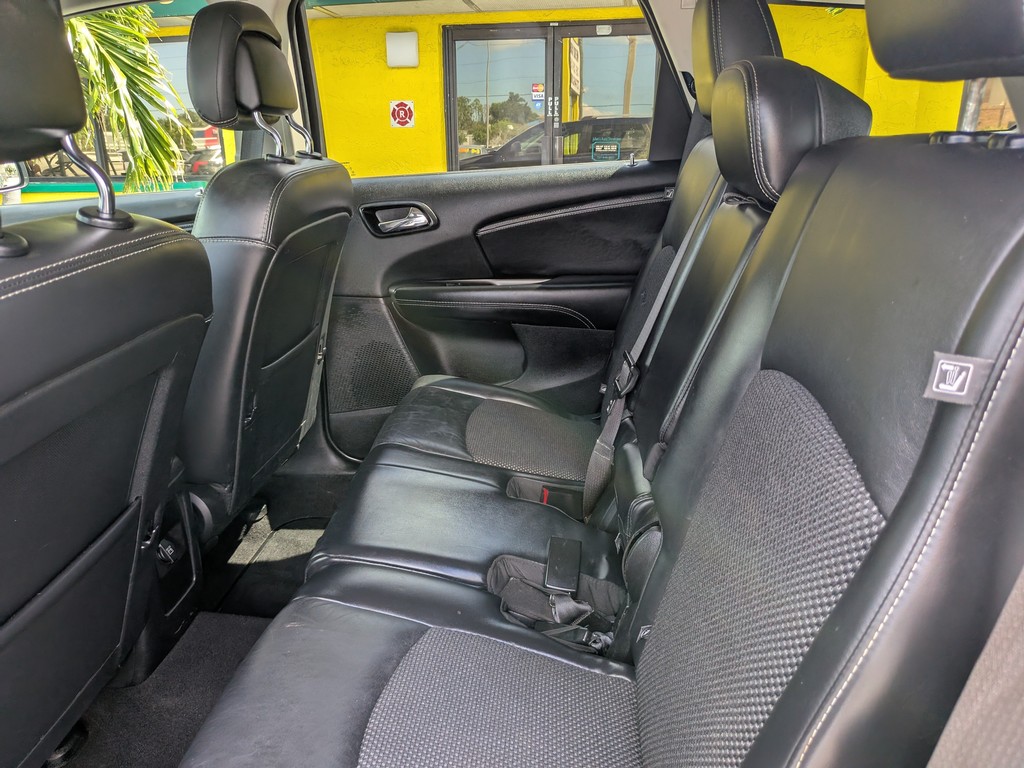 Dodge Journey Vehicle Full-screen Gallery Image 15