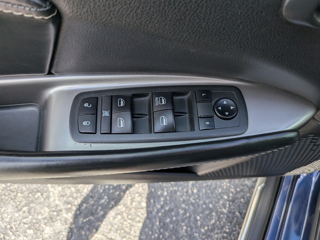 Dodge Journey Vehicle Full-screen Gallery Image 17