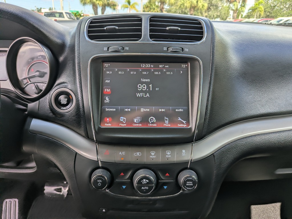 Dodge Journey Vehicle Full-screen Gallery Image 20