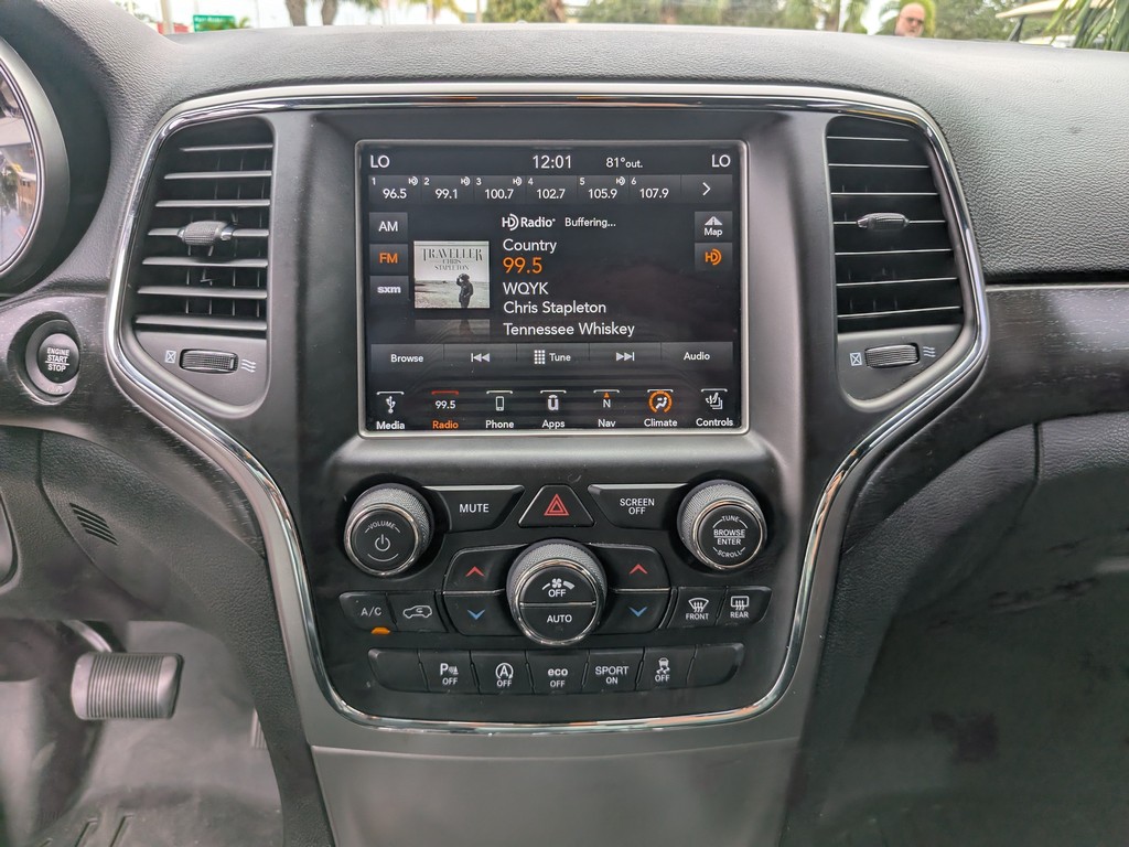Jeep Grand Cherokee Vehicle Full-screen Gallery Image 21