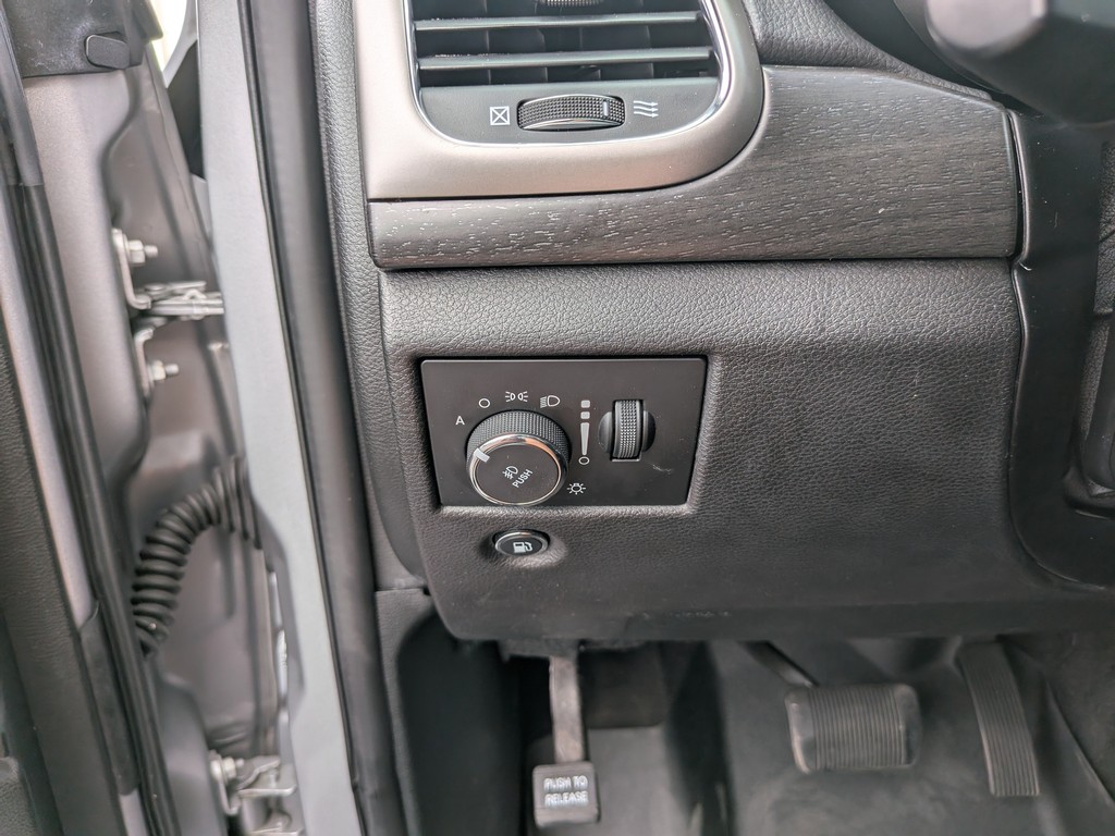 Jeep Grand Cherokee Vehicle Full-screen Gallery Image 27