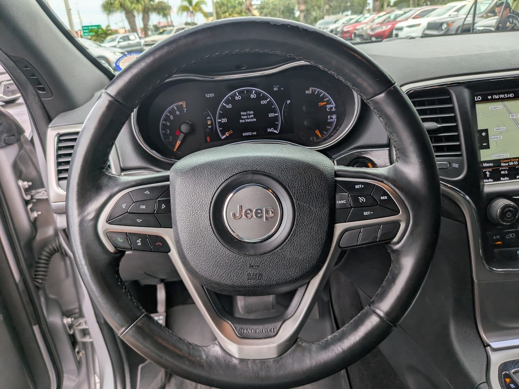 Jeep Grand Cherokee Vehicle Full-screen Gallery Image 28