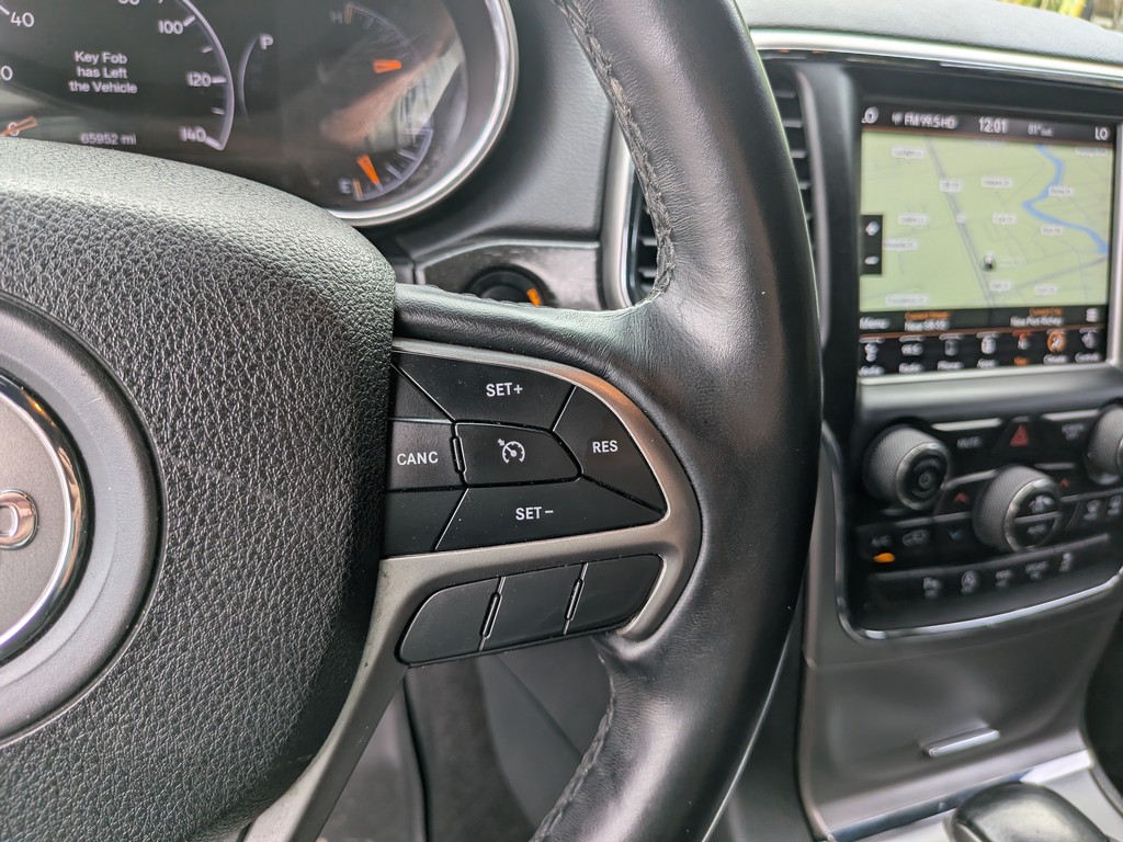 Jeep Grand Cherokee Vehicle Full-screen Gallery Image 30