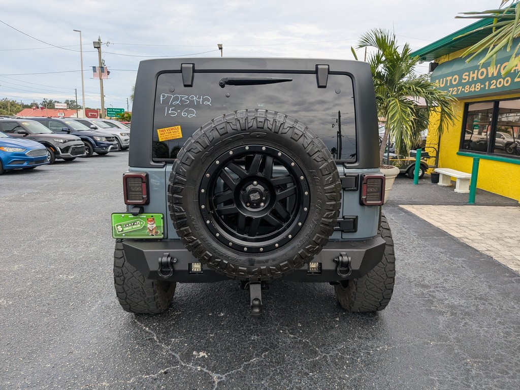 Jeep Wrangler Unlimited Vehicle Full-screen Gallery Image 04