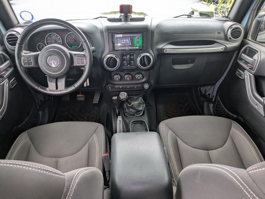 Jeep Wrangler Unlimited Vehicle Full-screen Gallery Image 10