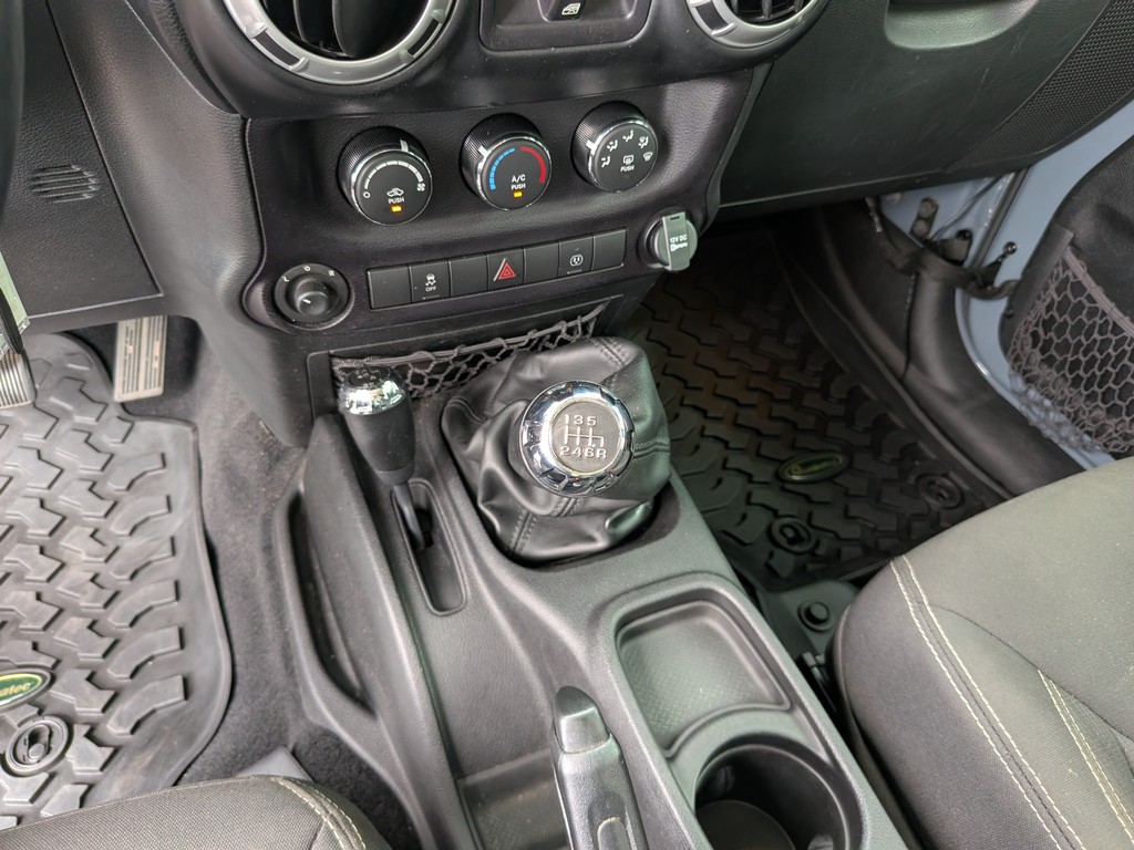 Jeep Wrangler Unlimited Vehicle Full-screen Gallery Image 20