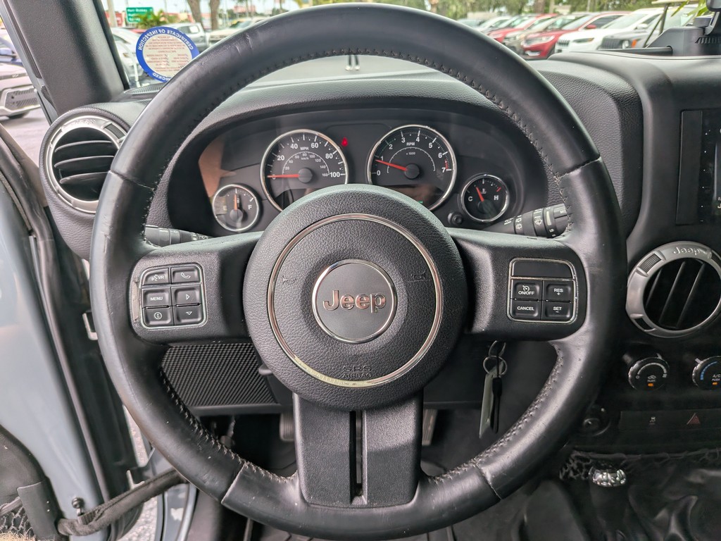 Jeep Wrangler Unlimited Vehicle Full-screen Gallery Image 22