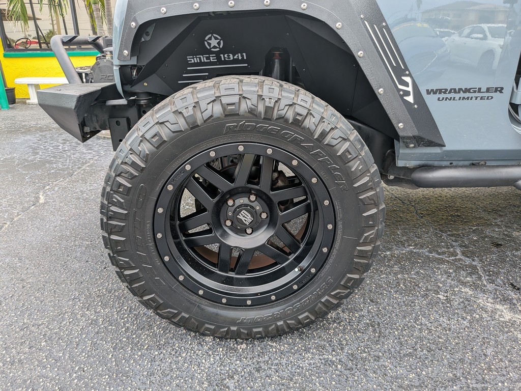 Jeep Wrangler Unlimited Vehicle Full-screen Gallery Image 28