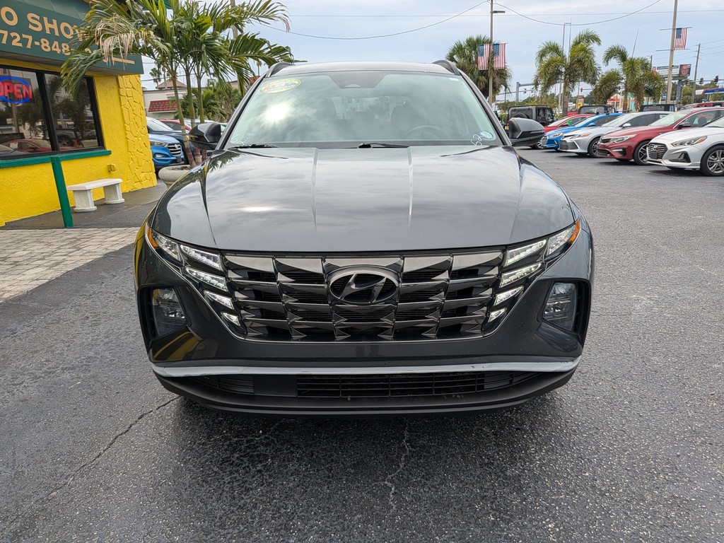 Hyundai Tucson Vehicle Full-screen Gallery Image 05
