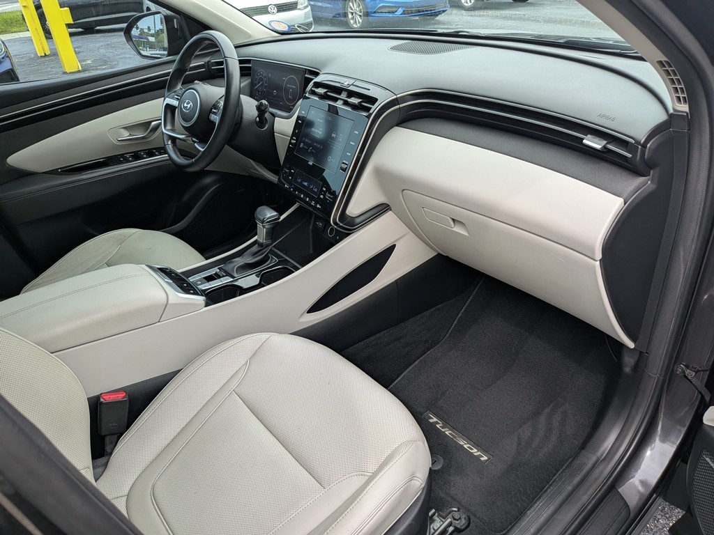 Hyundai Tucson Vehicle Full-screen Gallery Image 09