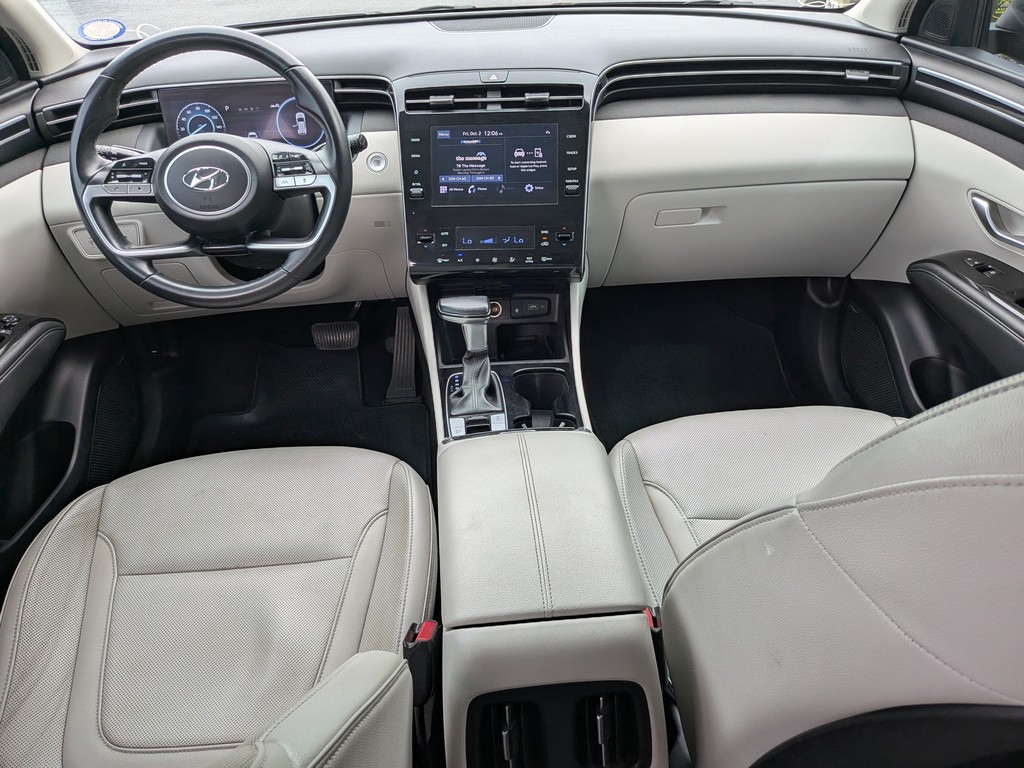 Hyundai Tucson Vehicle Full-screen Gallery Image 10