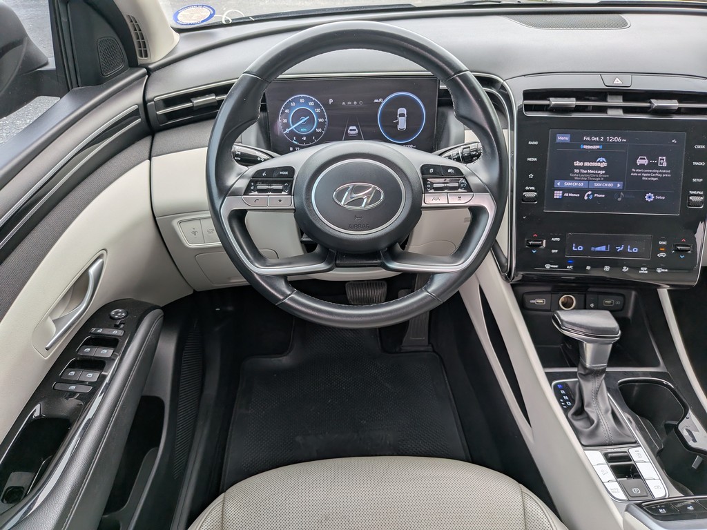Hyundai Tucson Vehicle Full-screen Gallery Image 11