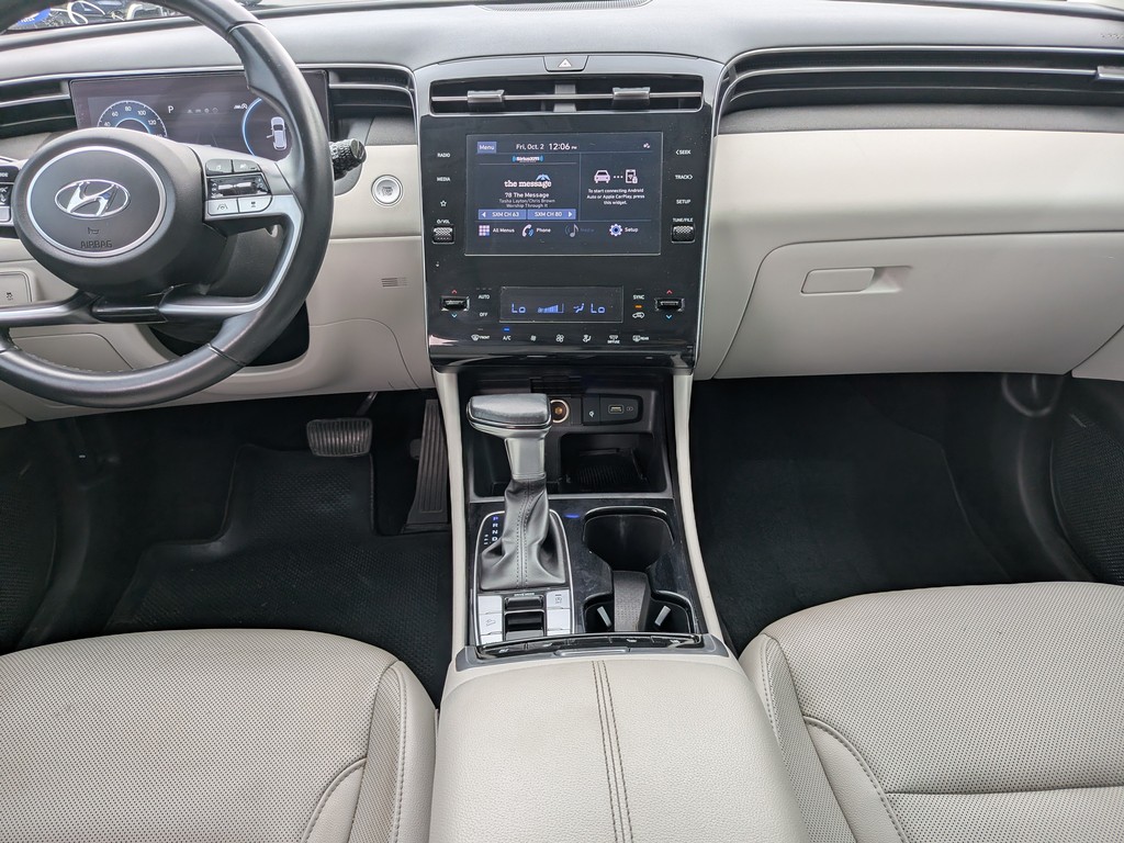 Hyundai Tucson Vehicle Full-screen Gallery Image 12