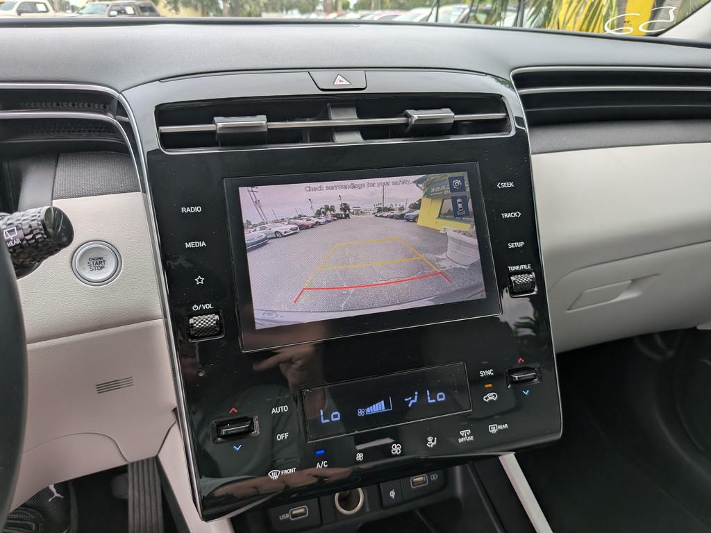 Hyundai Tucson Vehicle Full-screen Gallery Image 19