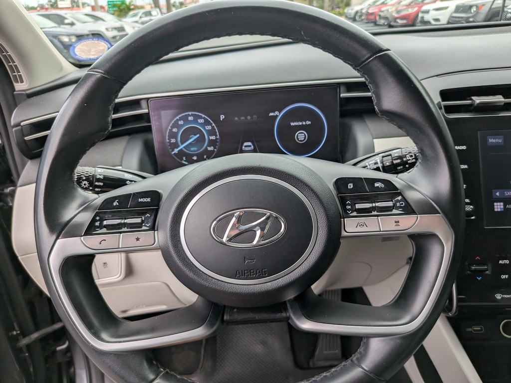 Hyundai Tucson Vehicle Full-screen Gallery Image 24