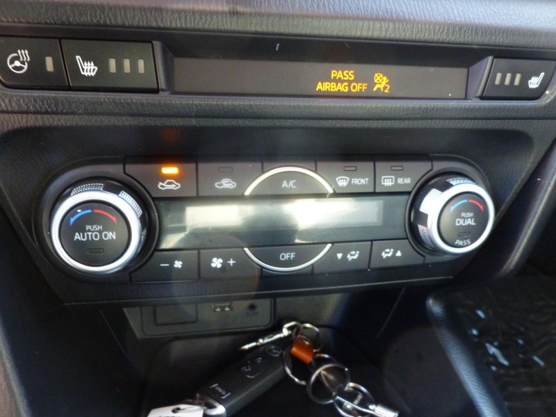 Mazda MAZDA3 5-Door Vehicle Image 17