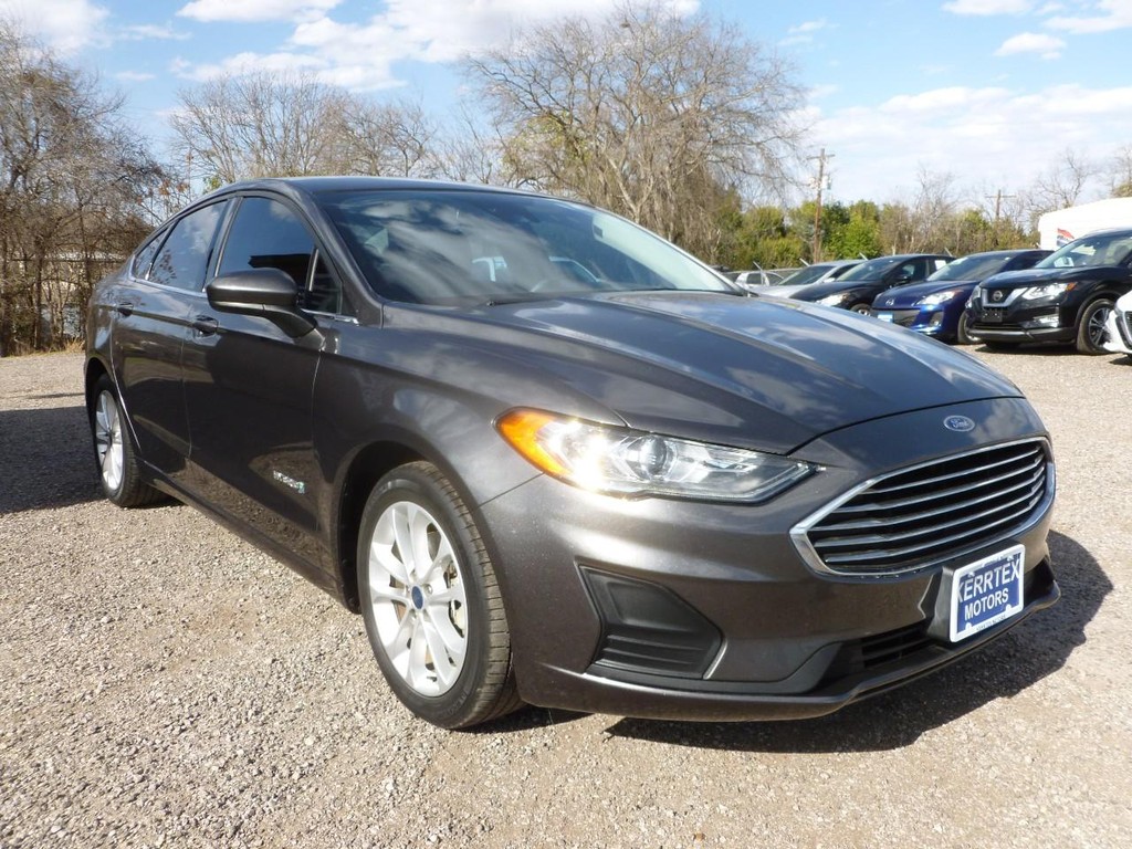 Ford Fusion Hybrid Vehicle Image 05
