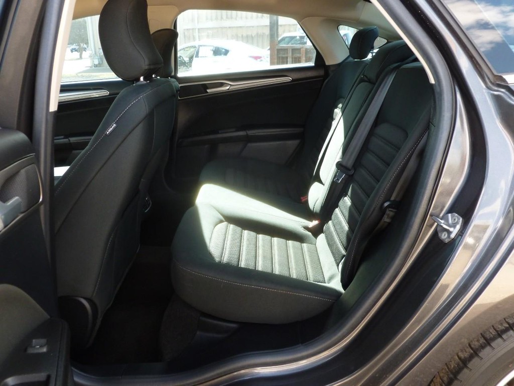Ford Fusion Hybrid Vehicle Image 07