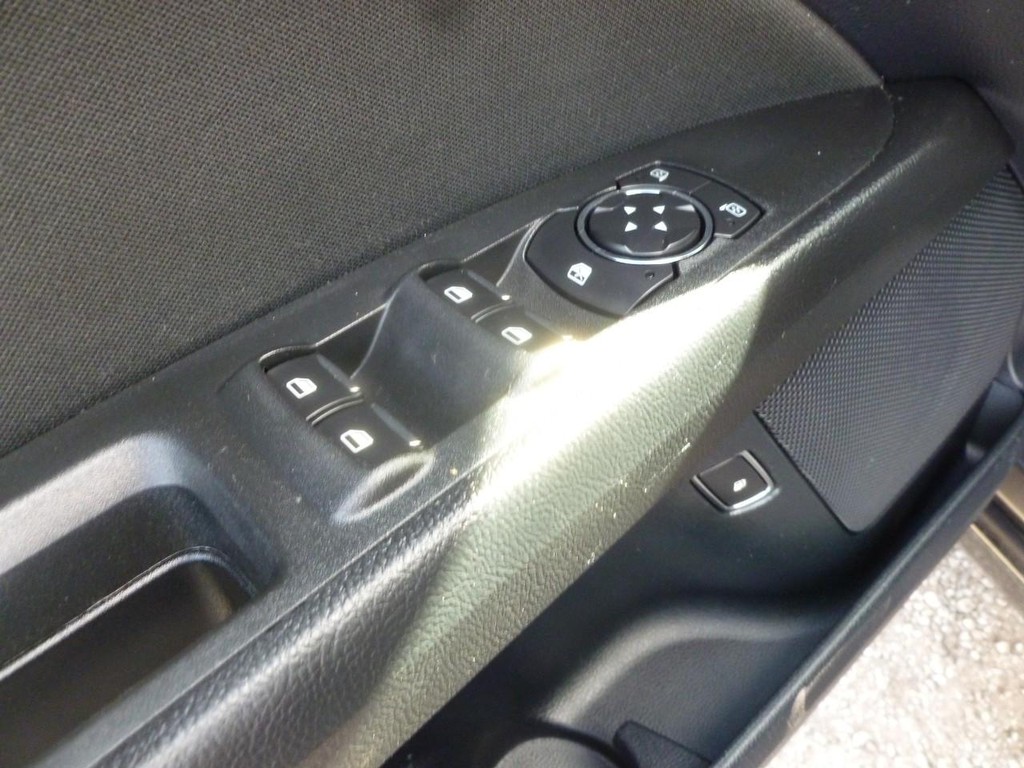 Ford Fusion Hybrid Vehicle Image 09