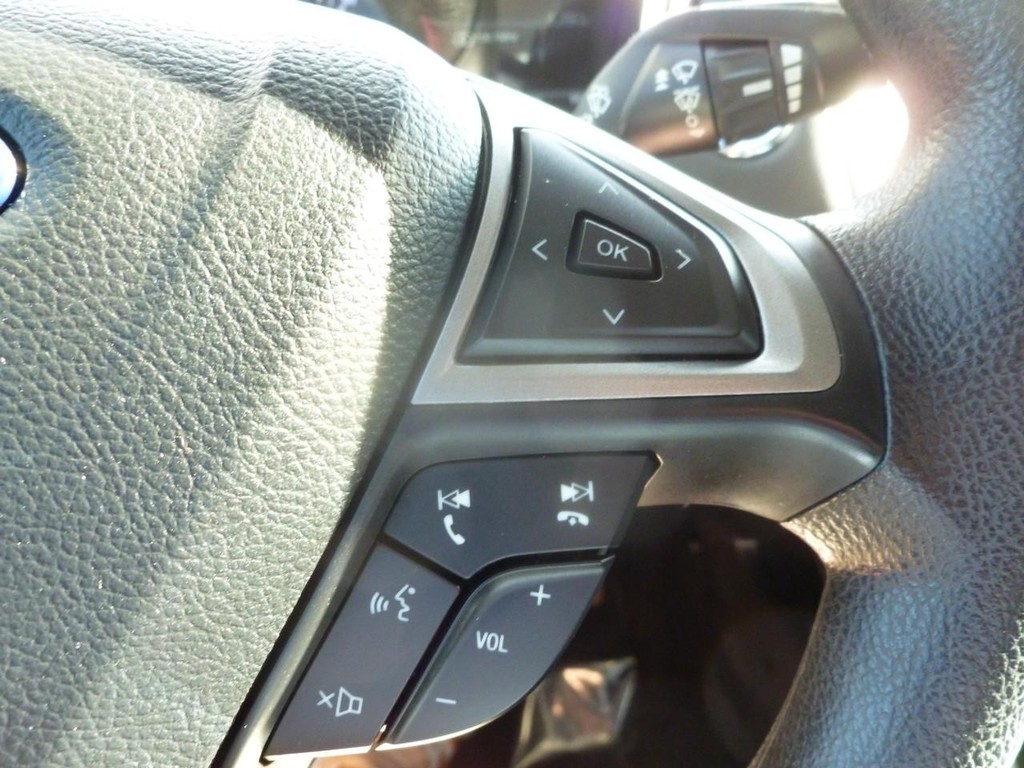 Ford Fusion Hybrid Vehicle Image 12