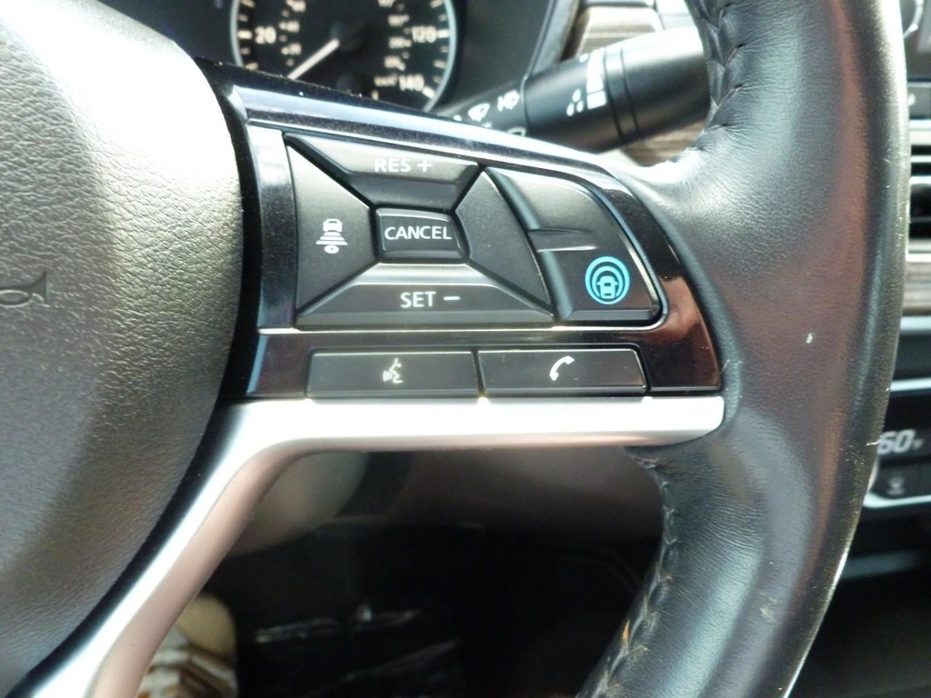 Nissan Altima Vehicle Image 13