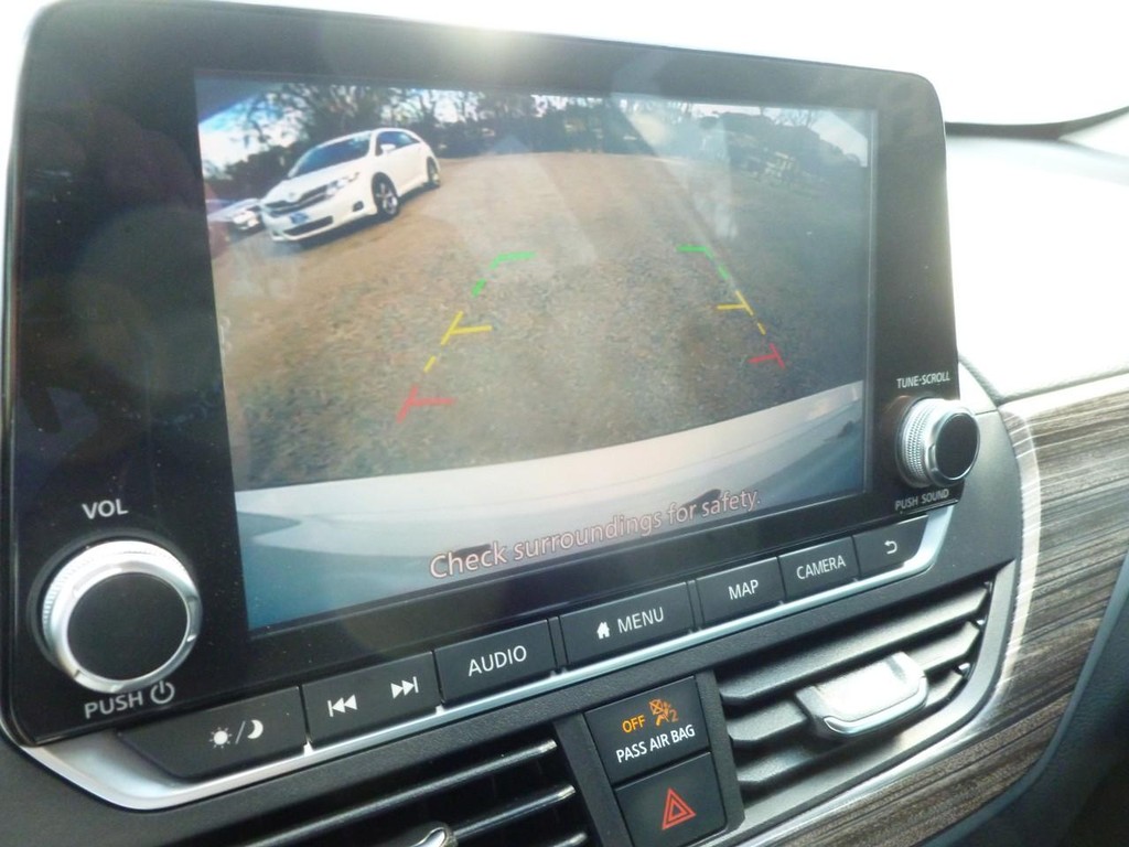 Nissan Altima Vehicle Image 15