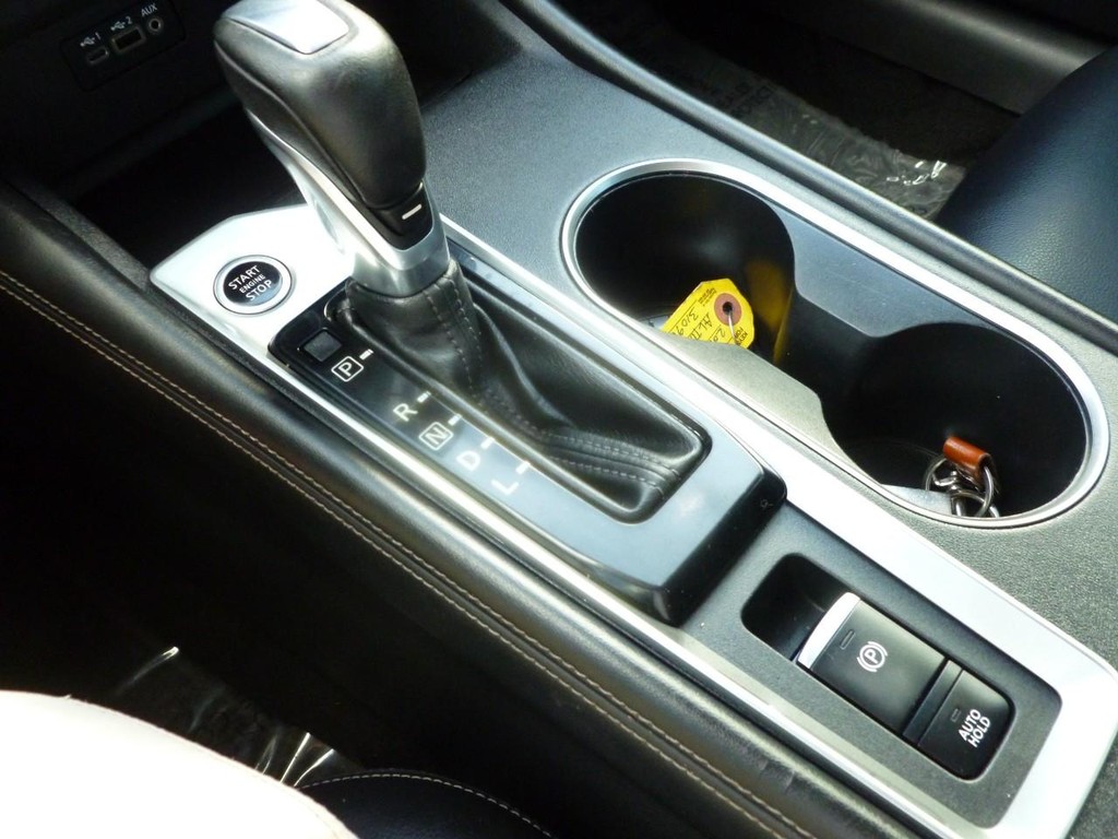 Nissan Altima Vehicle Image 17