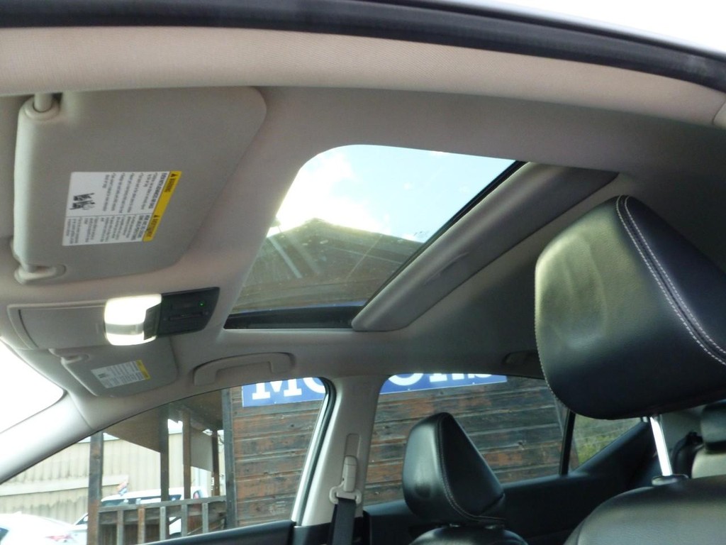 Nissan Altima Vehicle Image 19