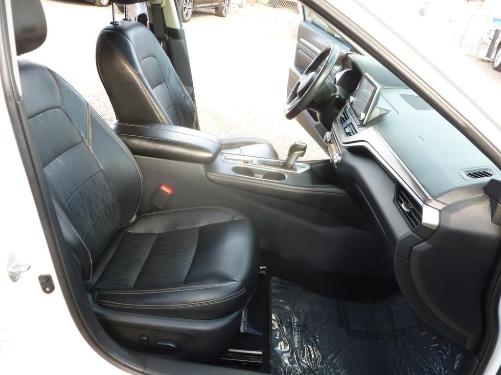 Nissan Altima Vehicle Image 24