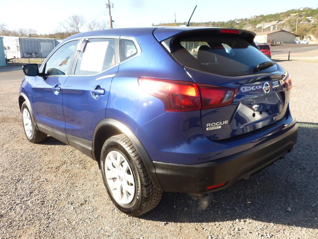 Nissan Rogue Sport Vehicle Image 02