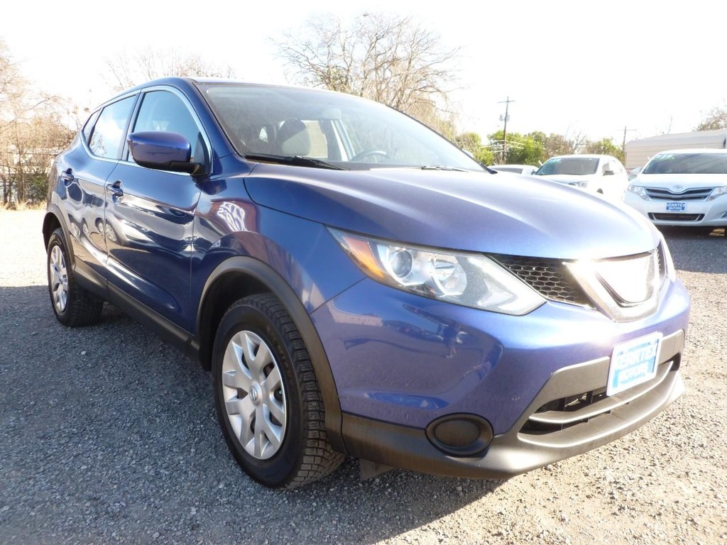 Nissan Rogue Sport Vehicle Image 05