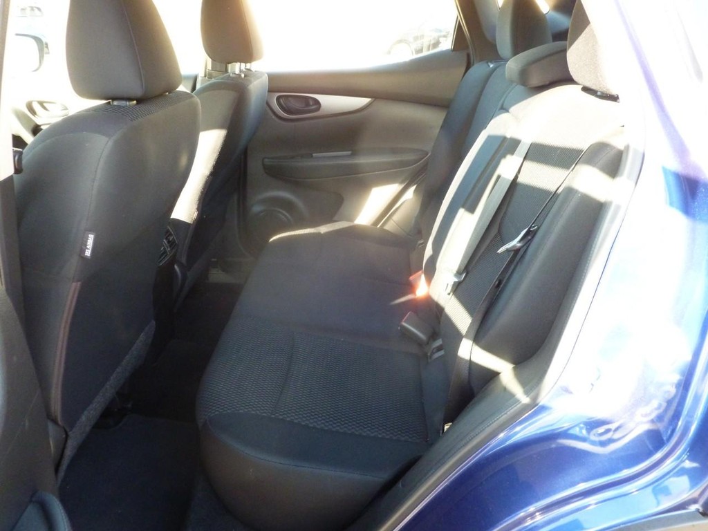 Nissan Rogue Sport Vehicle Image 07