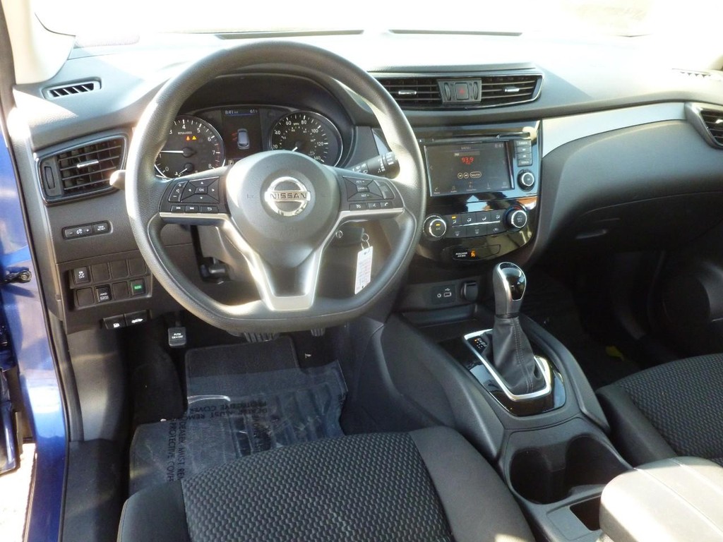 Nissan Rogue Sport Vehicle Image 08