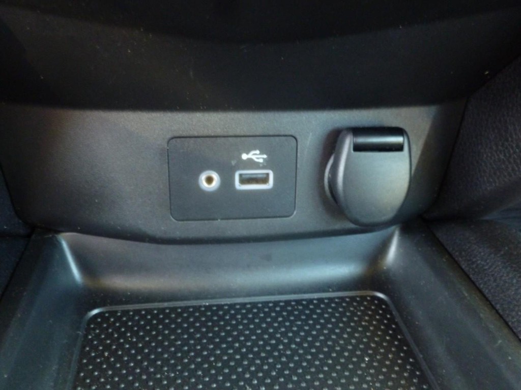 Nissan Rogue Sport Vehicle Image 16