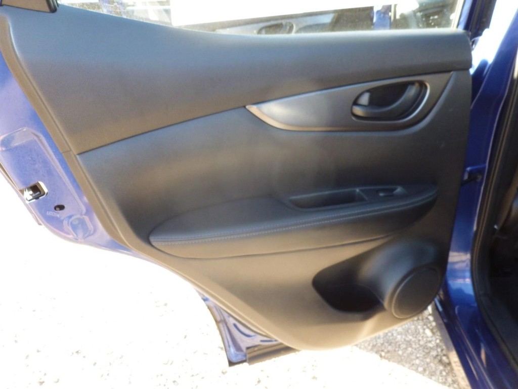 Nissan Rogue Sport Vehicle Image 20
