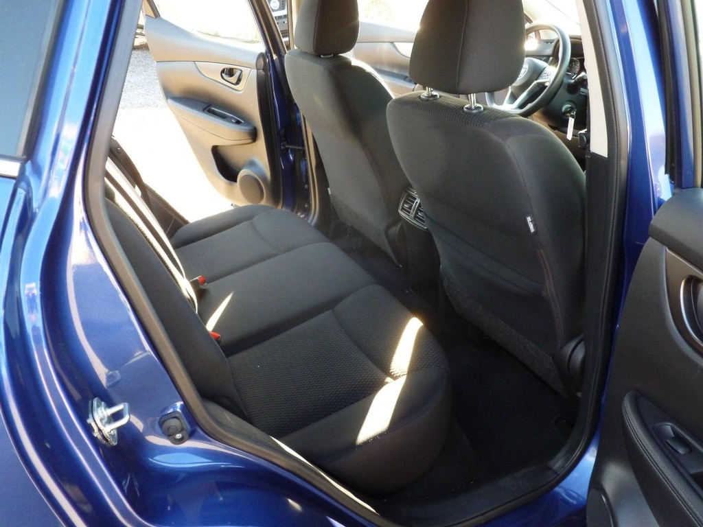 Nissan Rogue Sport Vehicle Image 24
