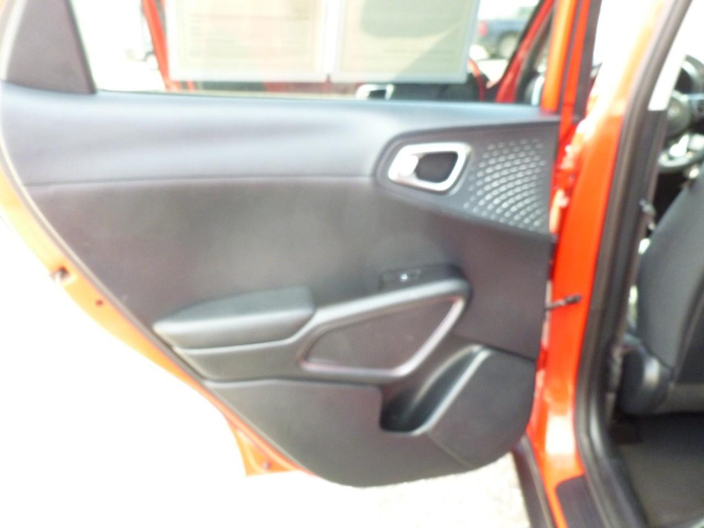 Kia Soul Vehicle Image 18