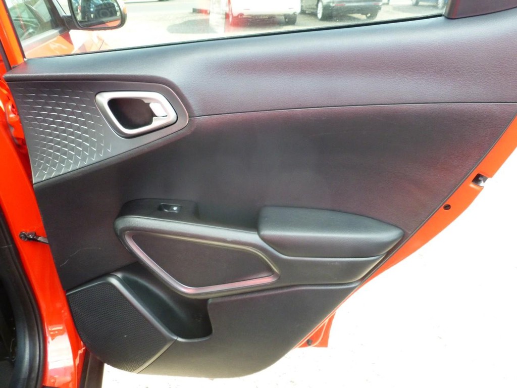 Kia Soul Vehicle Image 19