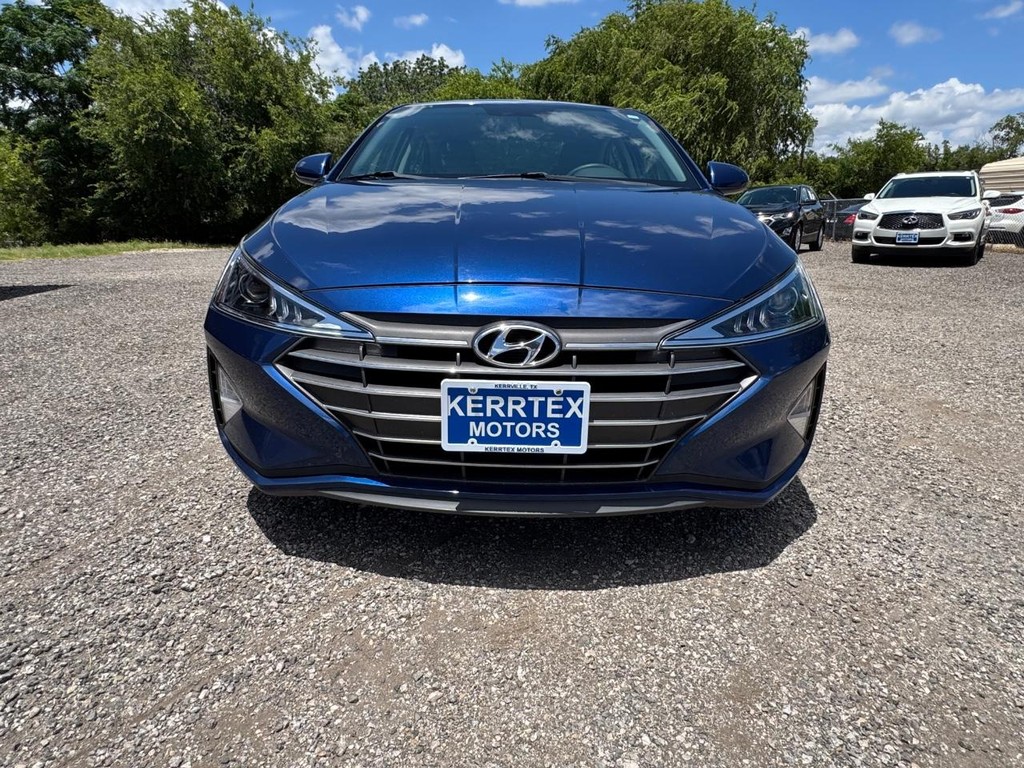 Hyundai Elantra Vehicle Image 06