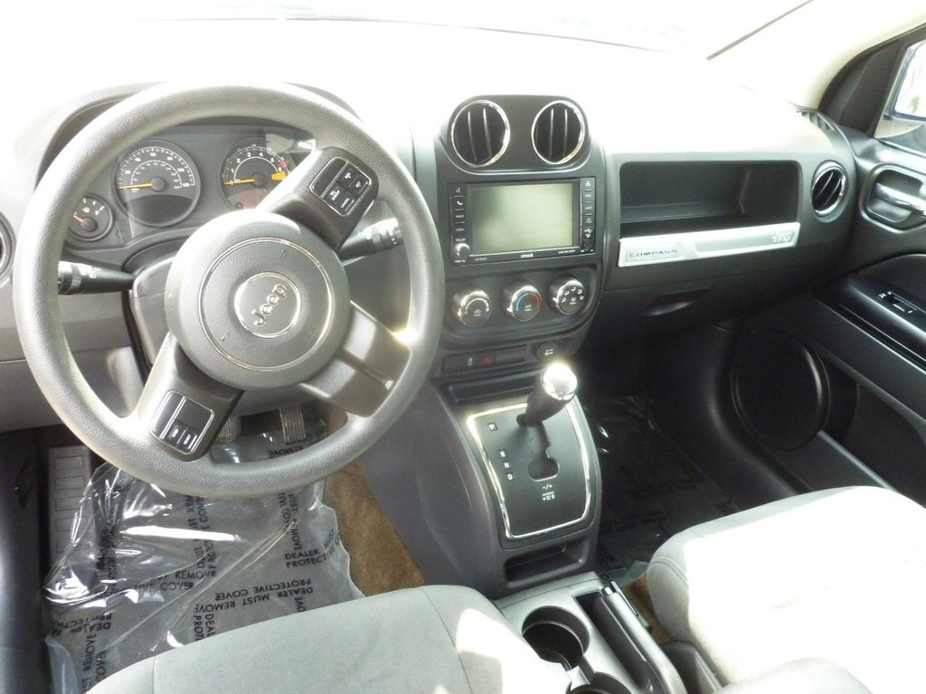 Jeep Compass Vehicle Image 06