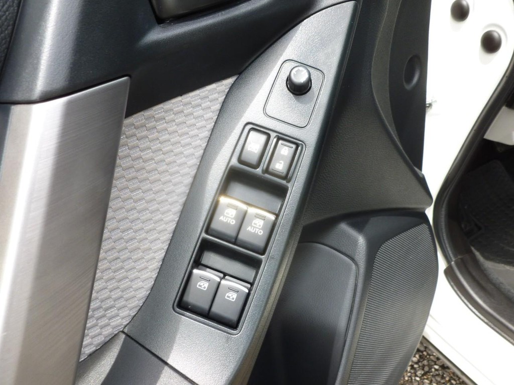 Subaru Forester Vehicle Image 09