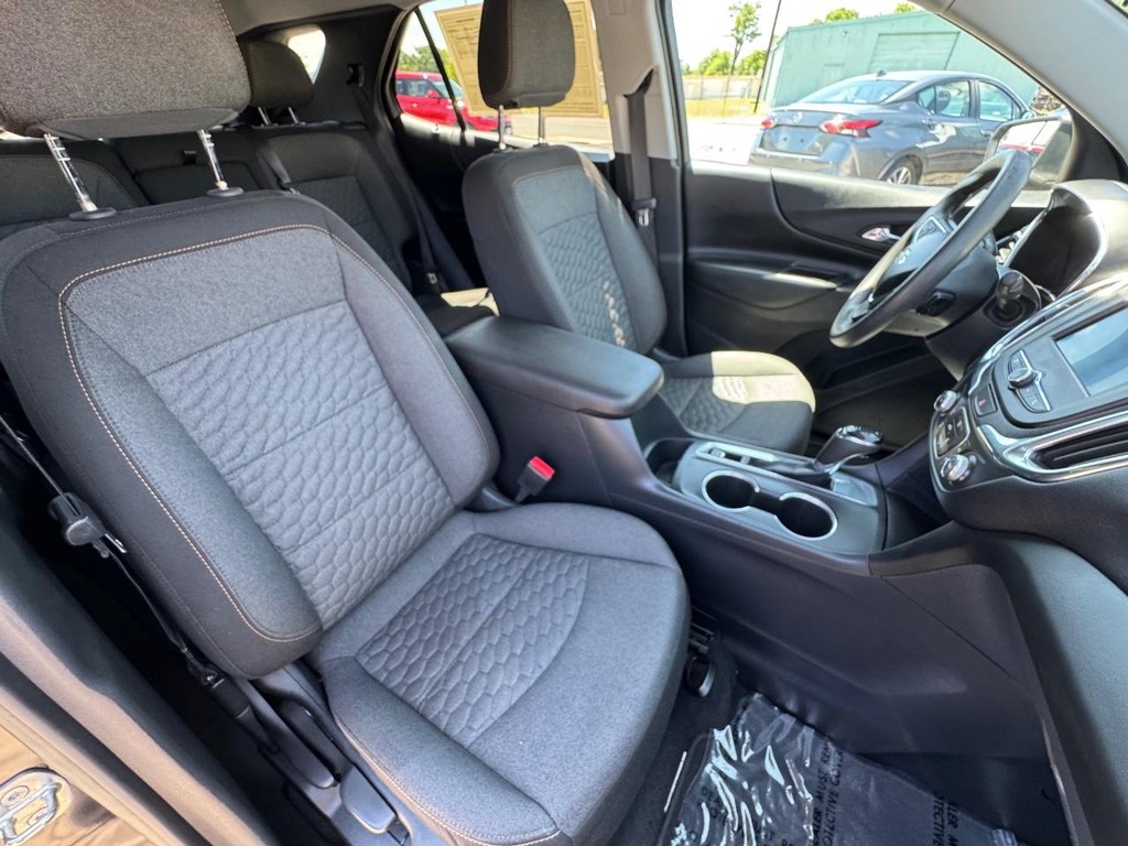 Chevrolet Equinox Vehicle Image 10